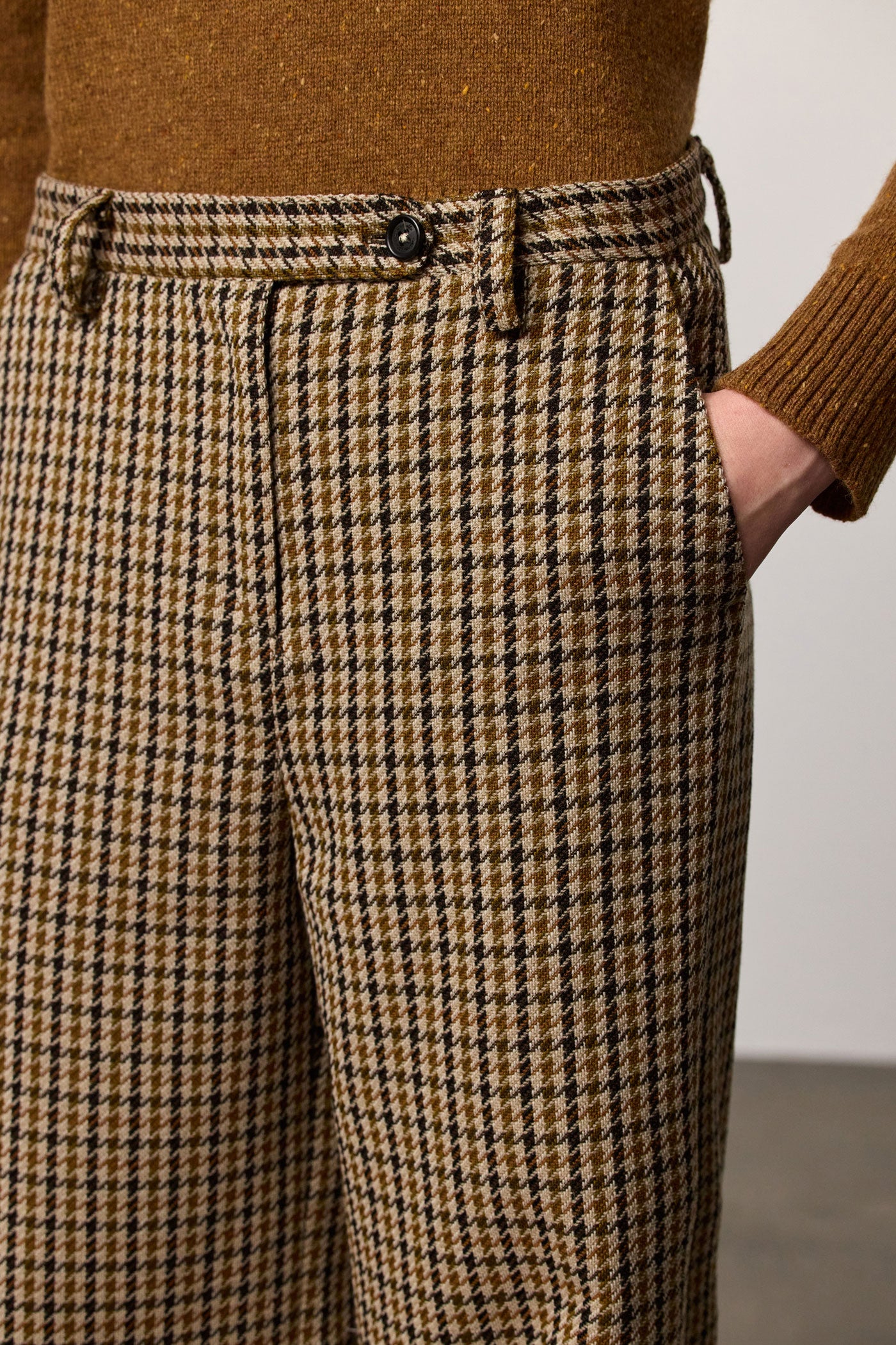 Massimo Alba - LAMIA - brown