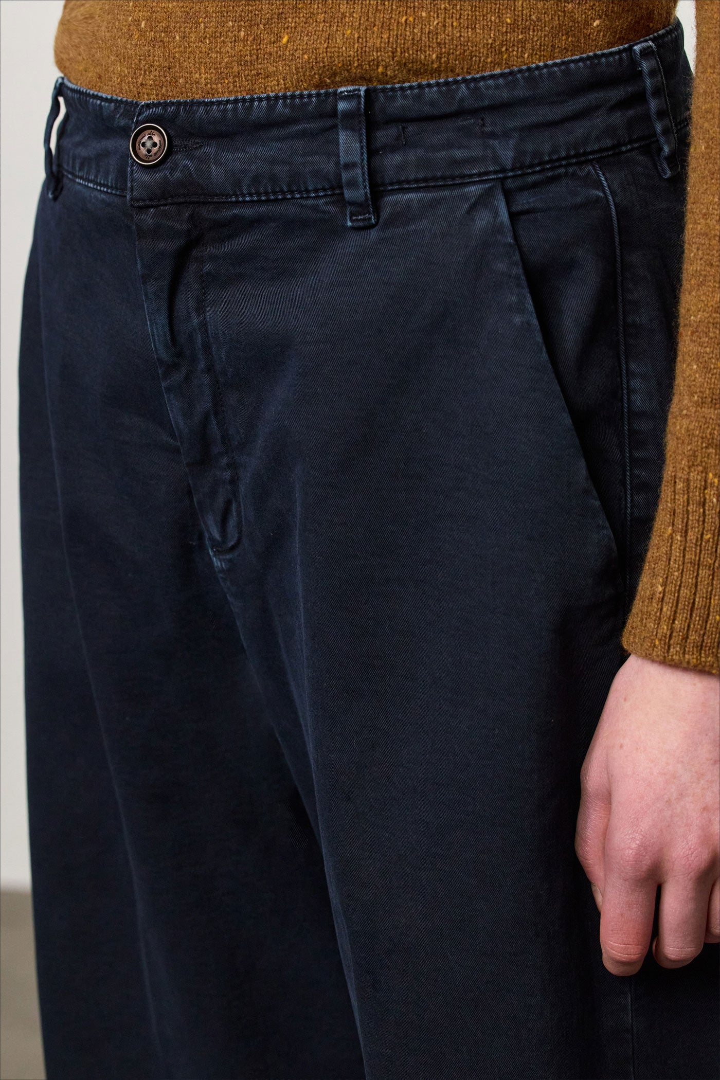 Massimo Alba - LOIS - dark blue