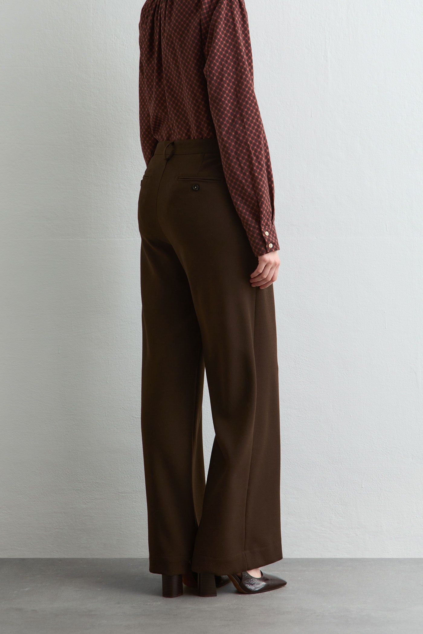 Massimo Alba - LAMIA - brown